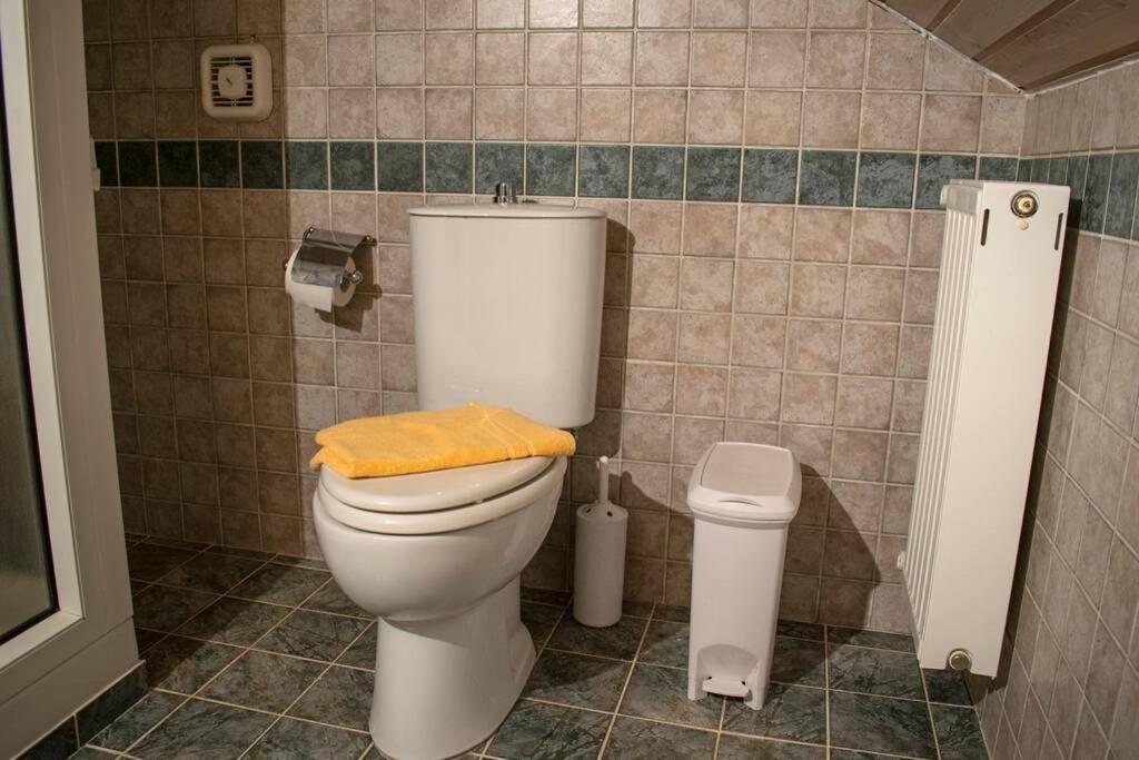 Ostria House Villa Pinakokhorion Bagian luar foto